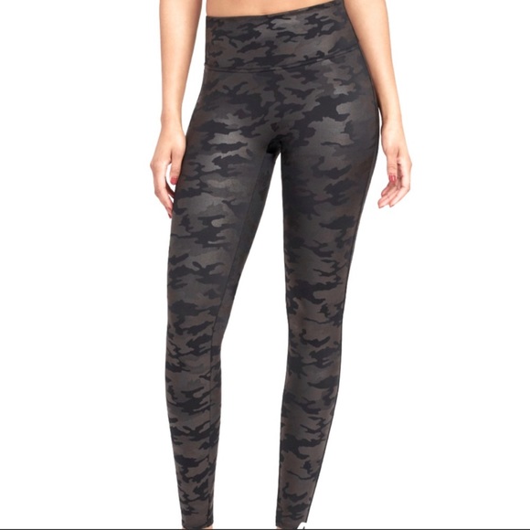 SPANX Pants - Spanx Size XL Faux Leather Gray/Black Camo Leggings